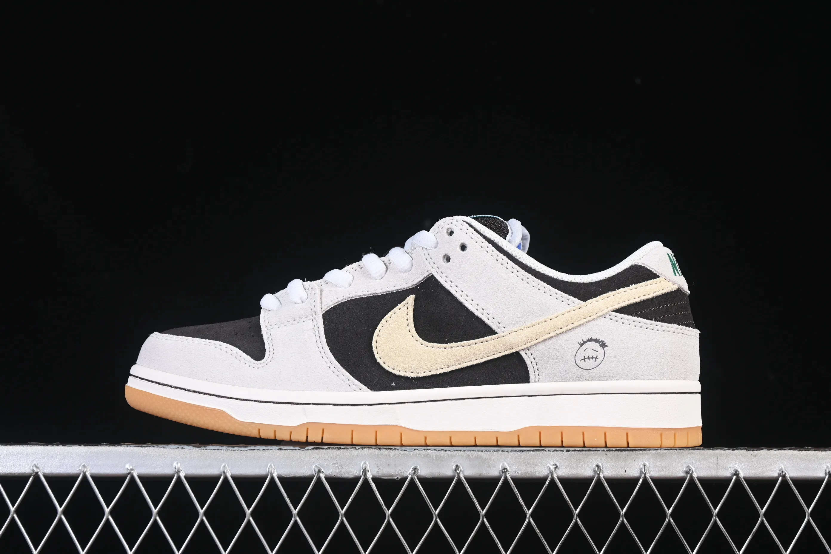 All categories Nk SB Dunk series Nk SB Dunk Low low-top sneakers Nike SB Dunk Low low-top casual sneakers HF3704-001